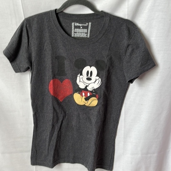 Disney Tops - Disney Mickey Tee shirt